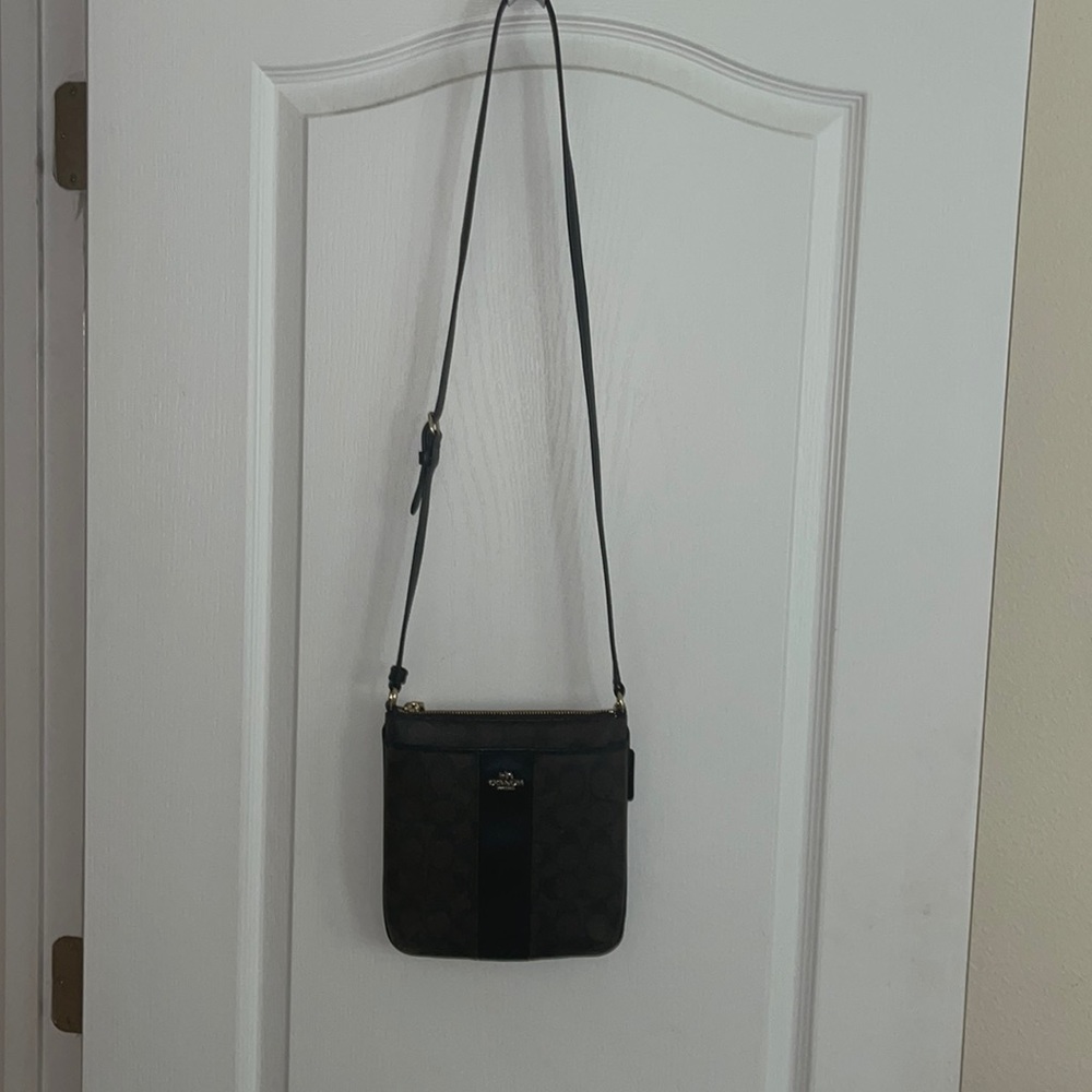 Coach Crossbody bag almost new used once.